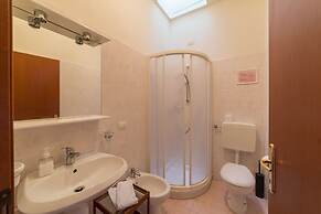 Fattoria Pagnana suites and pool