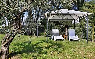 Fattoria Pagnana suites and pool