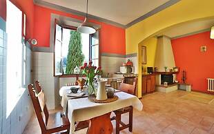 Fattoria Pagnana suites and pool