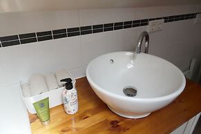 Boat apartment Rotterdam Fokkelina