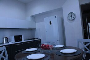 Apartment on Kuchishvili Str.