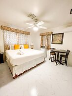 Golden Palms B & B