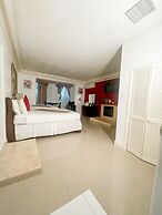 Golden Palms B & B