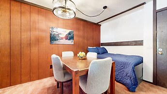 Summit #57 1 Bedroom Condo by RedAwning