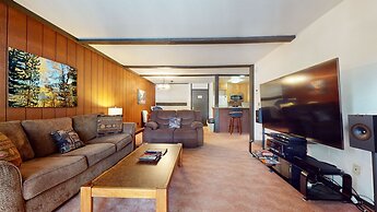 Summit #57 1 Bedroom Condo by RedAwning