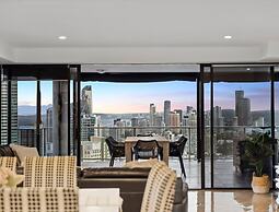 Circle on Cavill - Private Apartments