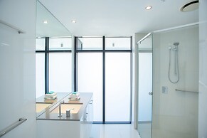 Circle on Cavill - Private Apartments