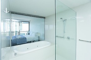 Circle on Cavill - Private Apartments