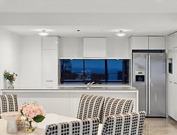 Circle on Cavill - Private Apartments