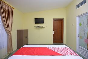 Super OYO 1046 Omah Pathok