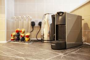 The Wesley Luxury City Apartment