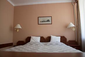 Komfort Hotel Platán