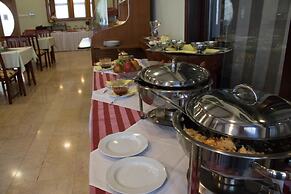 Komfort Hotel Platán