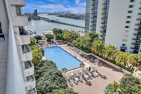 3 Bedroom Condo With Stunning Balcony View