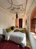 Riad Le Dromadaire Bleu by Weekome