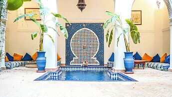 Riad Le Dromadaire Bleu by Weekome