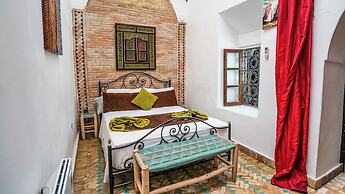 Riad Le Dromadaire Bleu by Weekome