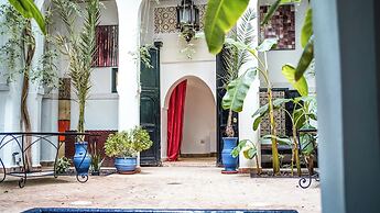 Riad Le Dromadaire Bleu by Weekome
