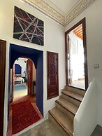 Riad Le Dromadaire Bleu by Weekome