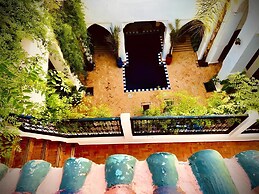 Riad Le Dromadaire Bleu by Weekome