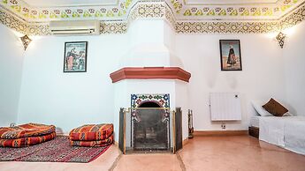 Riad Le Dromadaire Bleu by Weekome
