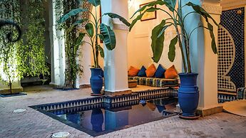 Riad Le Dromadaire Bleu by Weekome