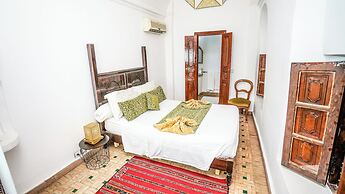 Riad Le Dromadaire Bleu by Weekome