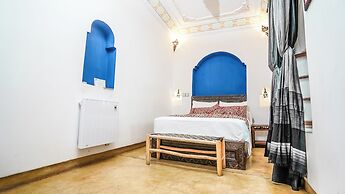Riad Le Dromadaire Bleu by Weekome