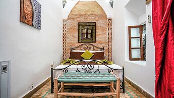 Riad Le Dromadaire Bleu by Weekome