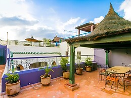 Riad Le Dromadaire Bleu by Weekome