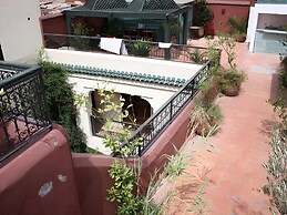 Riad Le Dromadaire Bleu by Weekome