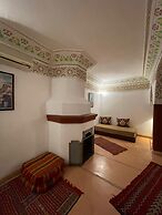 Riad Le Dromadaire Bleu by Weekome