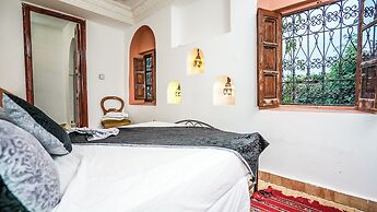 Riad Le Dromadaire Bleu by Weekome