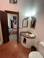 Riad Le Dromadaire Bleu by Weekome