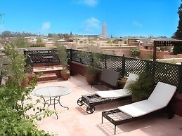 Riad Le Dromadaire Bleu by Weekome