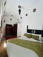 Riad Le Dromadaire Bleu by Weekome