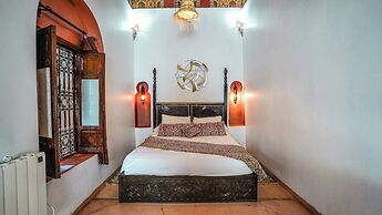 Riad Le Dromadaire Bleu by Weekome