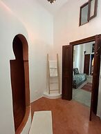 Riad Le Dromadaire Bleu by Weekome