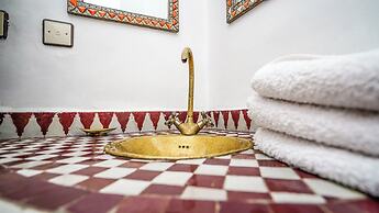 Riad Le Dromadaire Bleu by Weekome