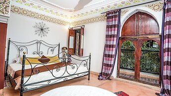 Riad Le Dromadaire Bleu by Weekome