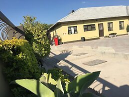 Lalla Villa Guest Lodge