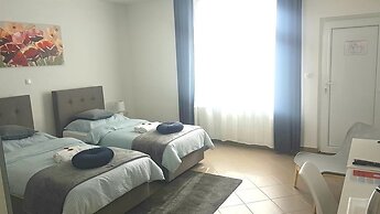 Marko Airport Rooms