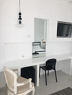 Nicolas Hotel Apartments