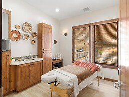 Bluff Dwellings Resort