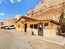 Bluff Dwellings Resort