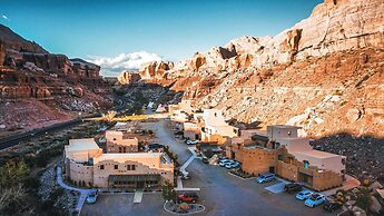 Bluff Dwellings Resort