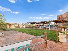 Bluff Dwellings Resort