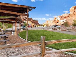 Bluff Dwellings Resort