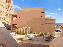 Bluff Dwellings Resort