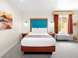 Bluff Dwellings Resort